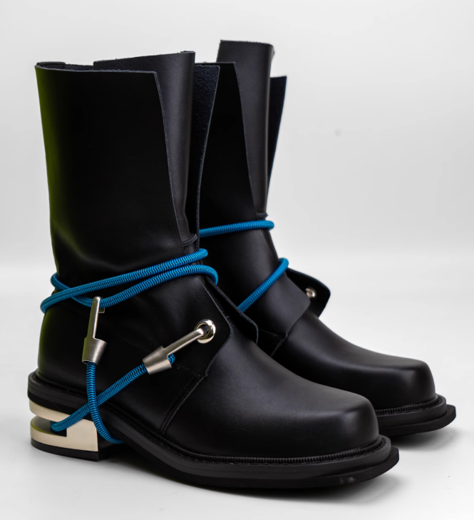 Street Fashion Rome 2025 - Botas cortas con tacón de Metal
