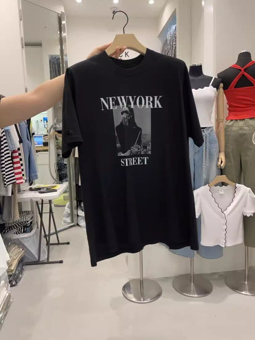 Camiseta Gráfica de Moda Urban - Street Fashion New York 2026 reseña y precio